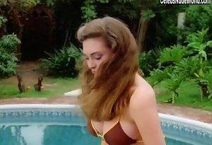Lisa Allison in La ronde de l'amour (1985) Sex Scene on girlsfans.net