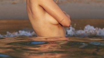 Abigail Dahlkemper Nude & Sexy on girlsfans.net