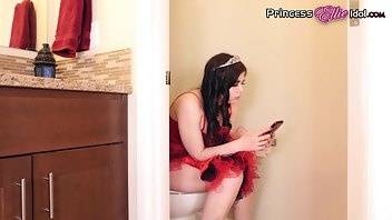 Ellie Idol prom queen struggles on the toilet xxx premium porn videos on girlsfans.net
