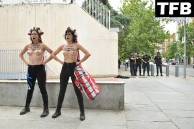 Femen Takes Action to Mark the Repeal of the Law Eliminating Abortion Rights in the U.S. on girlsfans.net