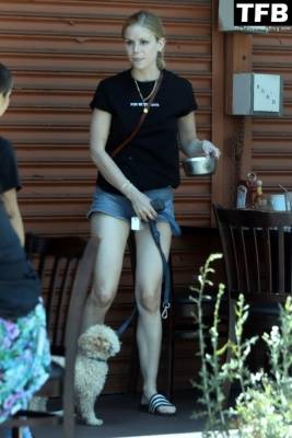 Leggy Erin Moriarty Does Lunch at Kings Road Cafe in WeHo on girlsfans.net