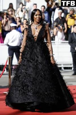 Naomi Campbell Displays Her Tits at the 75th Annual Cannes Film Festival on girlsfans.net