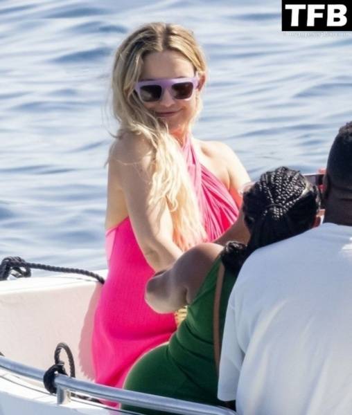 Kate Hudson is Seen on Her Family Trip to Nerano on girlsfans.net
