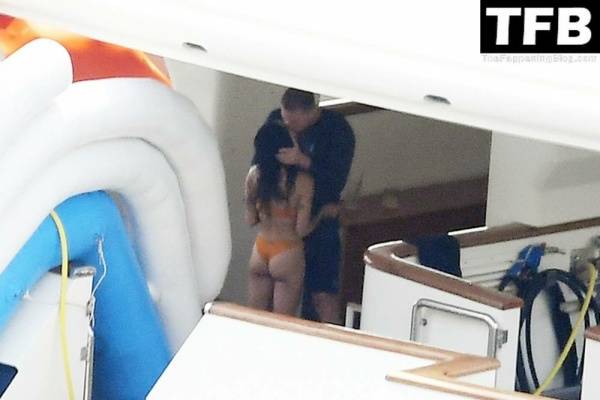 Zoe Kravitz & Channing Tatum Pack on the PDA While on a Romantic Holiday on a Mega Yacht in Italy - Italy on girlsfans.net