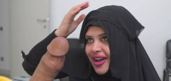 This Muslim woman is SHOCKED !!! I take out my cock in Hospital waiting room. on girlsfans.net