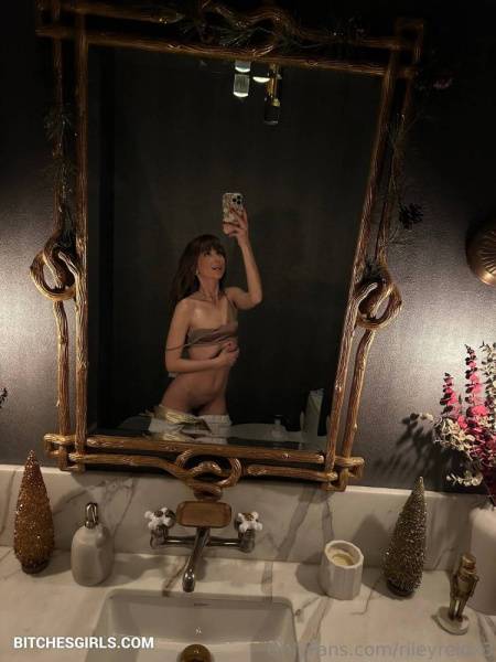 Riley Reid Petite Nude Girl - Therileyreid Onlyfans Leaked Naked Video on girlsfans.net